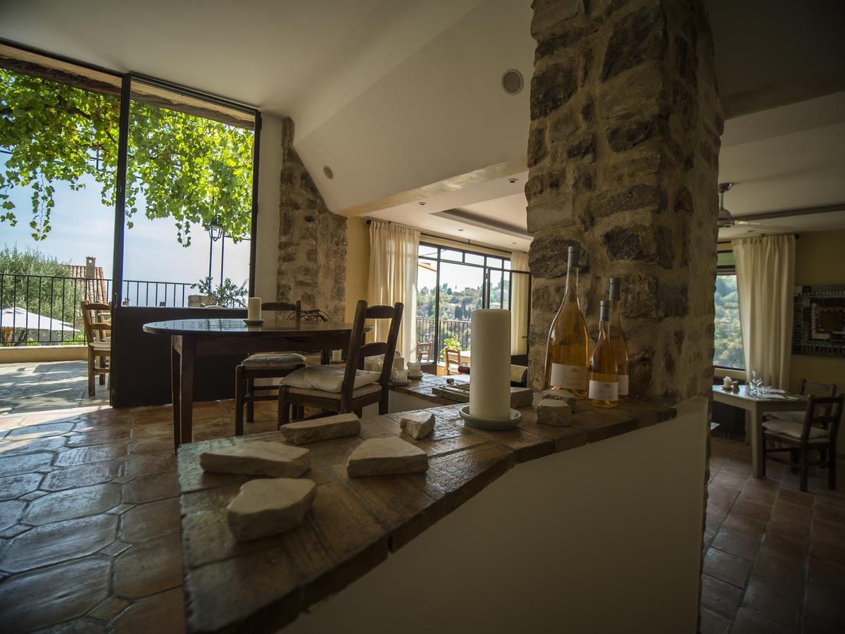 Auberge De Tourrettes Exteriör bild